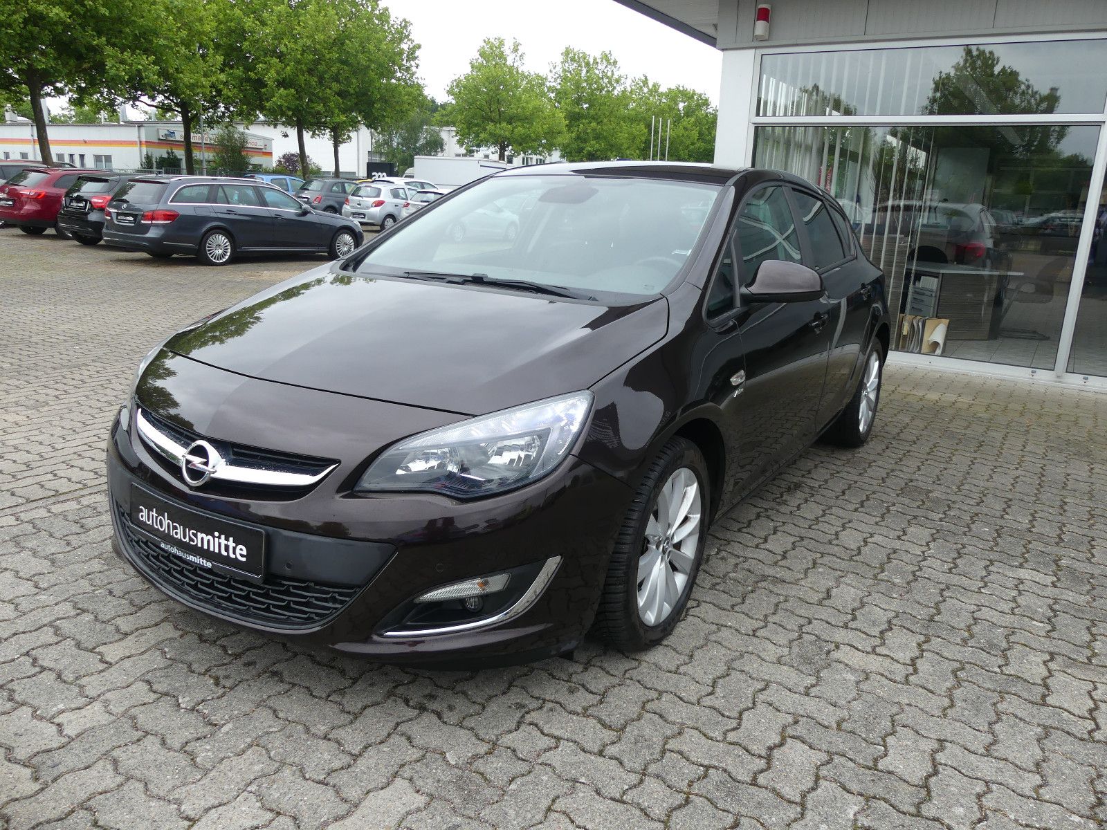 Opel Astra J Lim. 5-trg. Active